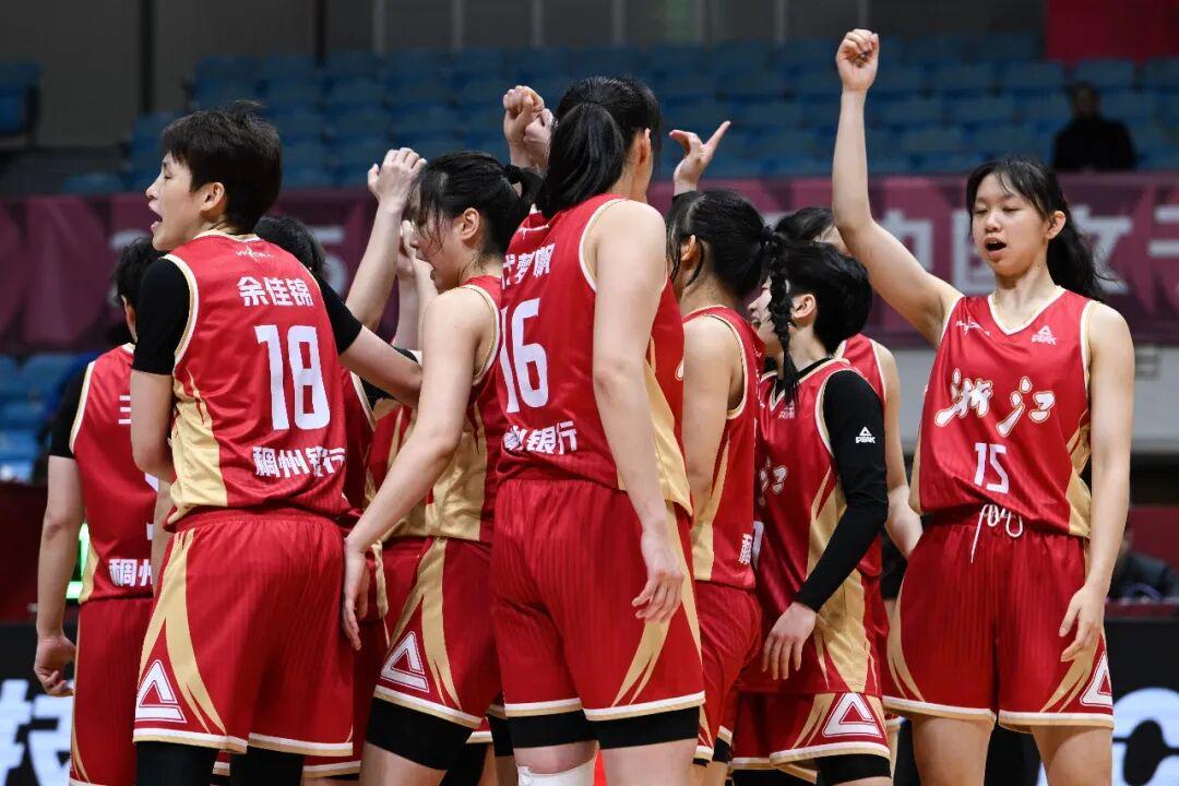 世界杯分组规则-【WCBA联赛】第十六轮|拼到最后,浙江稠州银行66-71憾负北京首钢园