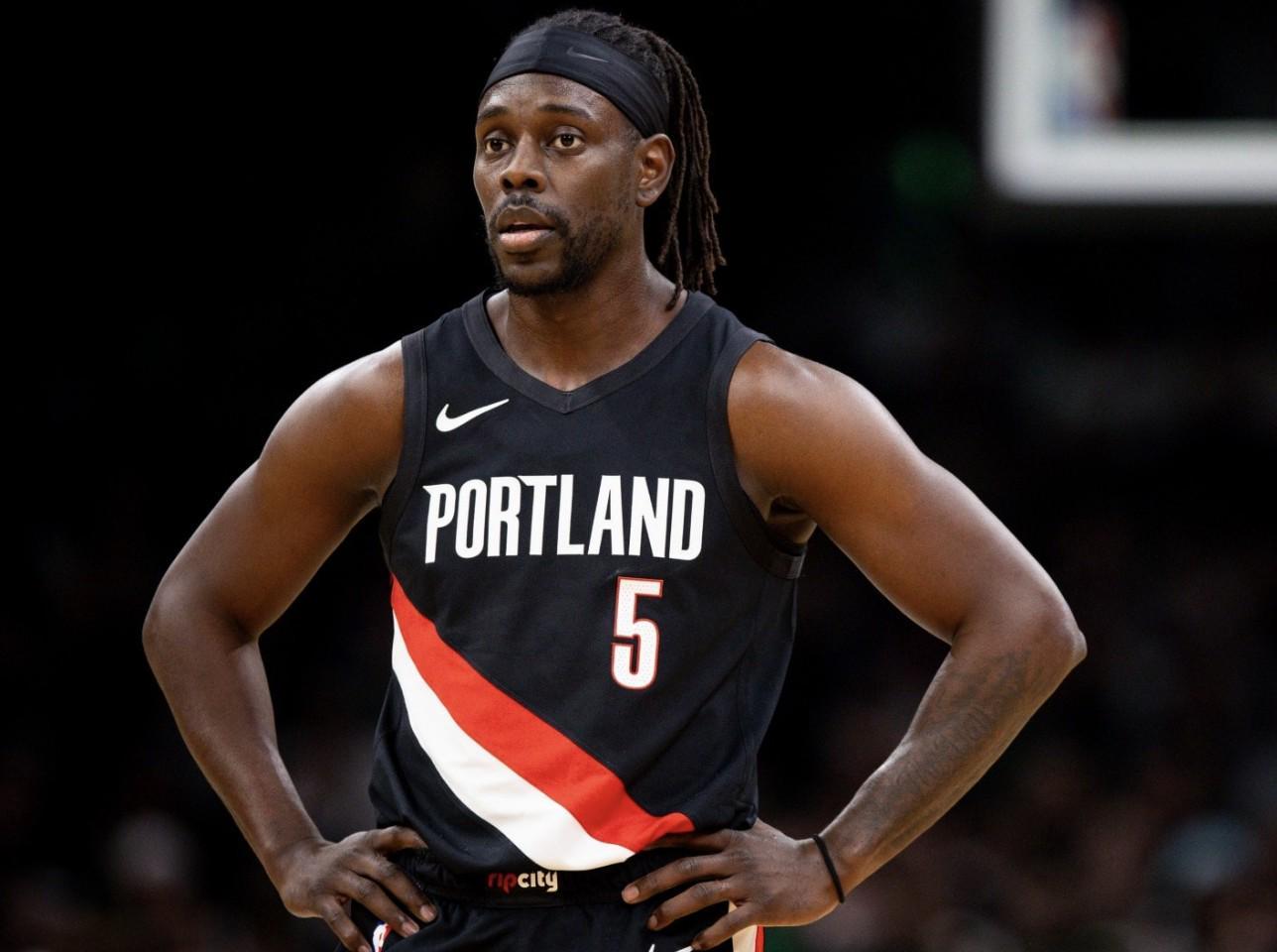 世界杯晋级规则-为吸引字母哥？名记：尼克斯有意与开拓者交易得到老将霍勒迪